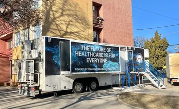 FOTO: V areáli skalickej nemocnice sa objavil zvláštny príves kamiónu, pre pacientov je veľmi dôležitý. O čo ide?