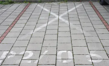 Ako si zabezpečiť vlastné parkovanie v Senici? Všetko, čo potrebujete vedieť