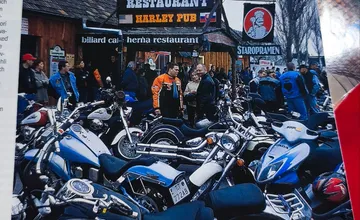 Trnavčania spomínajú na legendárny motoristický podnik na Trstínskej. Vtedy bol ešte normálny svet, zhodli sa