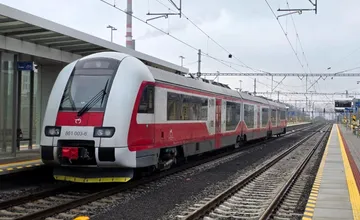 Cestujete vlakom? Pripravte sa na dočasnú výluku na trase Nitra – Trnava a prestupy v Leopoldove