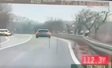 VIDEO: Vodička v obci pri Dunajskej Strede prekročila rýchlosť o viac ako dvojnásobok. Na mieste jej zadržali vodičák