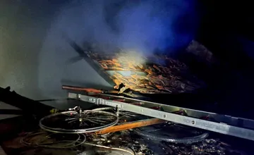 FOTO: V Šaštíne-Strážach od rána zasahovali hasiči pri požiari strechy domu. Škoda sa vyšplhala na 25-tisíc