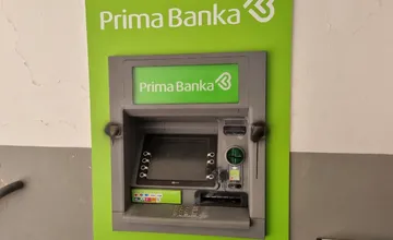 Ďalší útok na bankomat, tentokrát na Záhorí. Páchateľ poškodil kameru aj miesto na výdaj bankoviek