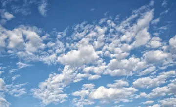 Jar udrie v Trnavskom kraji v plnej sile, teploty vyletia až na 17 °C. Kabáty môžete nechať v skrini