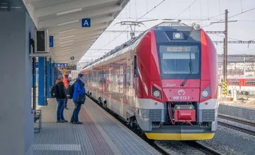 Cestujete vlakom medzi Nitrou a Trnavou? Pripravte sa na viac než týždňovú výluku a prestupy