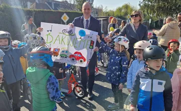 FOTO: Nové dopravné ihrisko v Piešťanoch učí pravidlá hravou formou, za volant si tu sadli tí najmenší