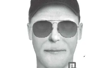 Polícia pátra po mužovi podozrivom z útoku v Piešťanoch, na pravom predkolení ho zdobí tetovanie kobry