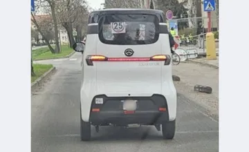 Trnavčania sa zabávajú na nezvyčajnom vozidle, ktoré sa objavilo v meste. Kto toto pustil na cesty?, smejú sa