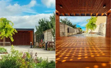 FOTO: V Modranke pokračujú úpravy pred kultúrnym domom. Vznikne tu dostupnejší verejný priestor