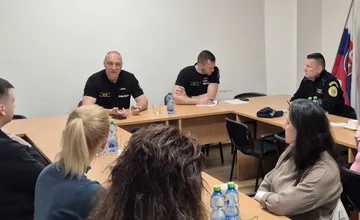 Senická polícia rieši problém s krádežami, zamestnanci predajní čelia aj agresii, situáciu chcú zlepšiť