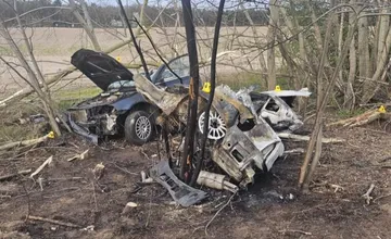 Tragická Veľká noc: 16-ročné dievča a 22-ročný muž zahynuli pri vážnej dopravnej nehode pri Senici
