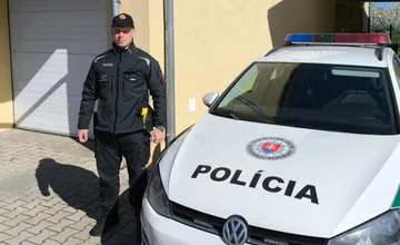 Minúty od tragédie: Policajt z Trnavy zachránil život žene v poslednej chvíli. Našiel ju bezvládne ležať na zemi