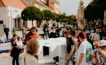 Hlavná ulica v Trnave sa čoskoro zmení na umelecký ateliér. Umelci tu namaľujú nový hešteg #TRNAVA