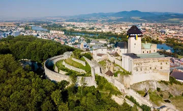 Múzeum neďaleko Trnavy pripravuje exkluzívny suvenír pre zberateľov a milovníkov pamiatok, eurobankovku s motívom hradu