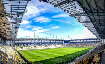 Urážky a provokácie fanúšikov v Dunajskej Strede vyšli DAC aj Slovan draho. Kluby dostali mastné pokuty