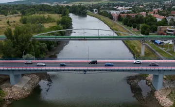 Most v Hlohovci čaká dočasná uzávierka. Mesto upozorňuje aj na uzavreté parkovisko, dokedy obmedzenia potrvajú?