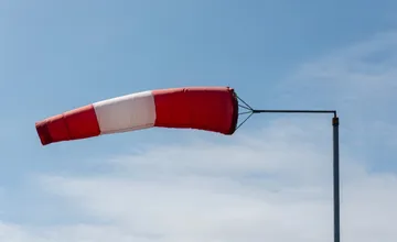 Trnavský kraj čaká výrazné ochladenie, teploty opäť klesnú pod nulu. Platí aj výstraha pred silným vetrom