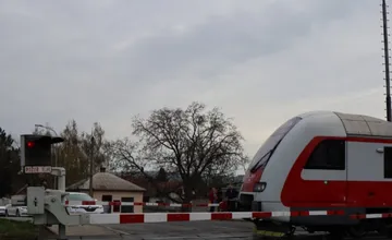 FOTO: V Hlohovci sa bude rekonštruovať železničné priecestie. Ako to ovplyvní motoristov?