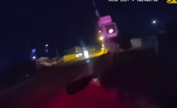 VIDEO: Policajti z Trnavy zasiahli v pravej chvíli. Pri trati ležal bezvládny muž, nebyť ich, skončilo by to nešťastím
