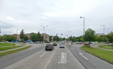 Trnavčan hľadá svedkov nehody, pri ktorej vodič zrazil jeho brata a z miesta ušiel. K nehode došlo na rušnej križovatke