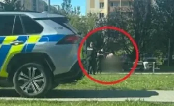 Bizarná situácia v Trnave: Po meste behala nahá žena, vyzliekla sa aj pred študentmi, zasiahla až polícia