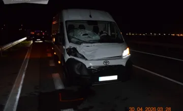 Tragická nehoda na R1 pri Trnave: po zrážke s dodávkou zomrel 56-ročný chodec, vodič zrážke  nedokázal zabrániť