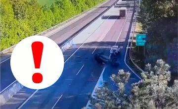 VIDEO: Desivá nehoda na D1 pri Trnave. Sekunda nepozornosti a auto skončilo na streche, vodička mala obrovské šťastie