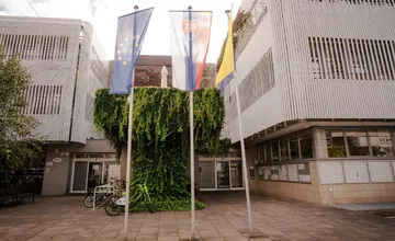 Školské zariadenia, radnica i mestský úrad zostanú v piatok 8. mája zatvorené