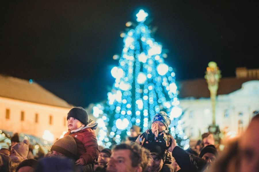 Mikuláš a deti rozžiarili Trnavu, pozrite sa aká krásna atmosféra zavládla v meste 5. decembra, foto 8