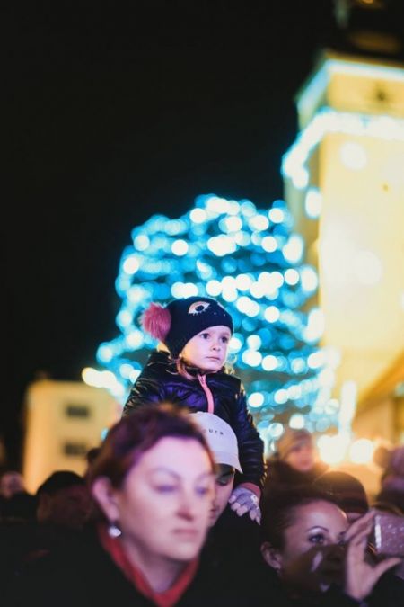 Mikuláš a deti rozžiarili Trnavu, pozrite sa aká krásna atmosféra zavládla v meste 5. decembra, foto 10