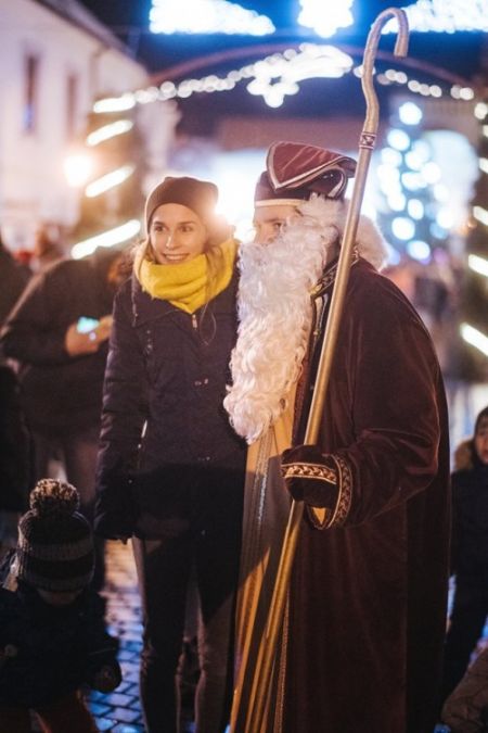 Mikuláš a deti rozžiarili Trnavu, pozrite sa aká krásna atmosféra zavládla v meste 5. decembra, foto 12