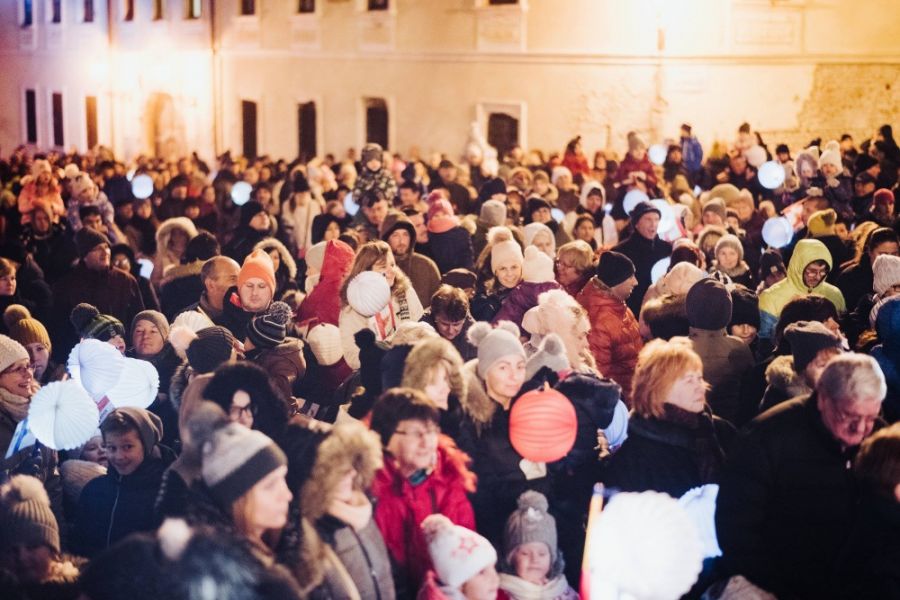 Mikuláš a deti rozžiarili Trnavu, pozrite sa aká krásna atmosféra zavládla v meste 5. decembra, foto 19