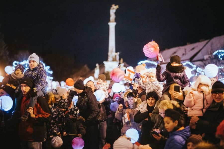 Mikuláš a deti rozžiarili Trnavu, pozrite sa aká krásna atmosféra zavládla v meste 5. decembra, foto 21