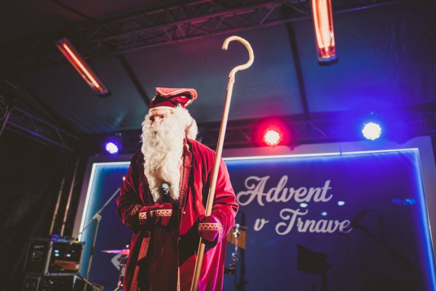 Mikuláš a deti rozžiarili Trnavu, pozrite sa aká krásna atmosféra zavládla v meste 5. decembra, foto 22