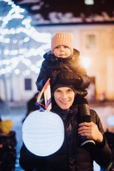 Mikuláš a deti rozžiarili Trnavu, pozrite sa aká krásna atmosféra zavládla v meste 5. decembra, foto 25