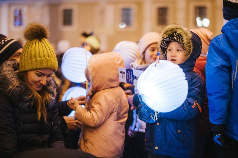 Mikuláš a deti rozžiarili Trnavu, pozrite sa aká krásna atmosféra zavládla v meste 5. decembra, foto 29