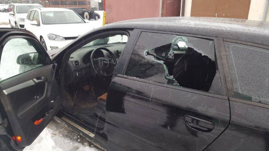 68-ročnému mužovi a ďalším trom osobám hrozí väzenie až 15 rokov, našli u nich heroín za 7 tisíc, foto 2