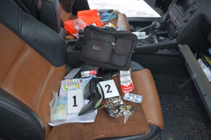 68-ročnému mužovi a ďalším trom osobám hrozí väzenie až 15 rokov, našli u nich heroín za 7 tisíc, foto 3