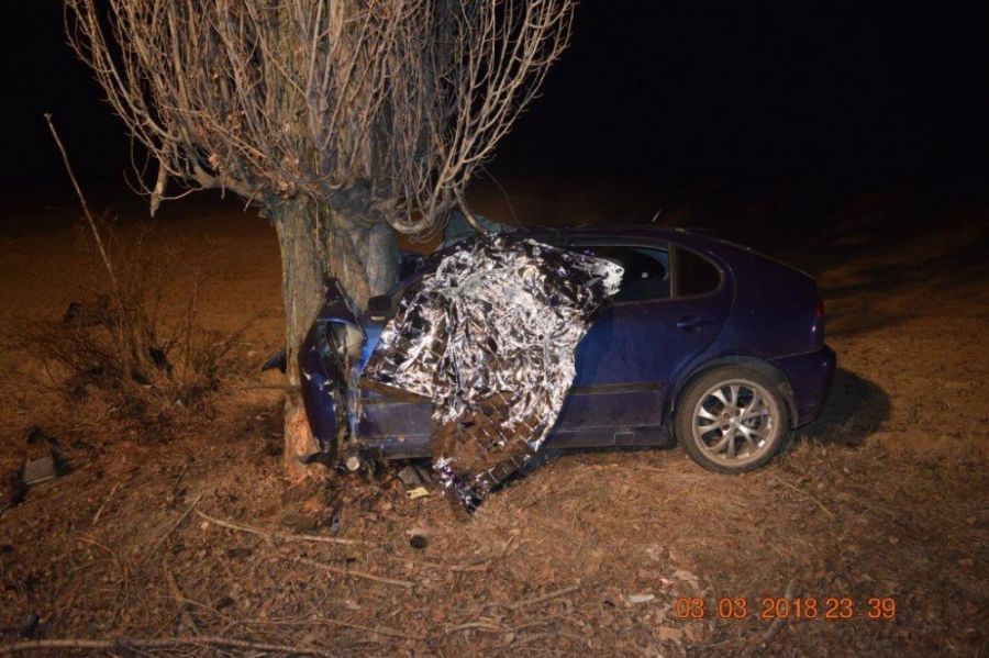 V sobotu, 3. marca, vyhasol život 24-ročného vodiča pri tragickej nehode v okrese Galanta, foto 2