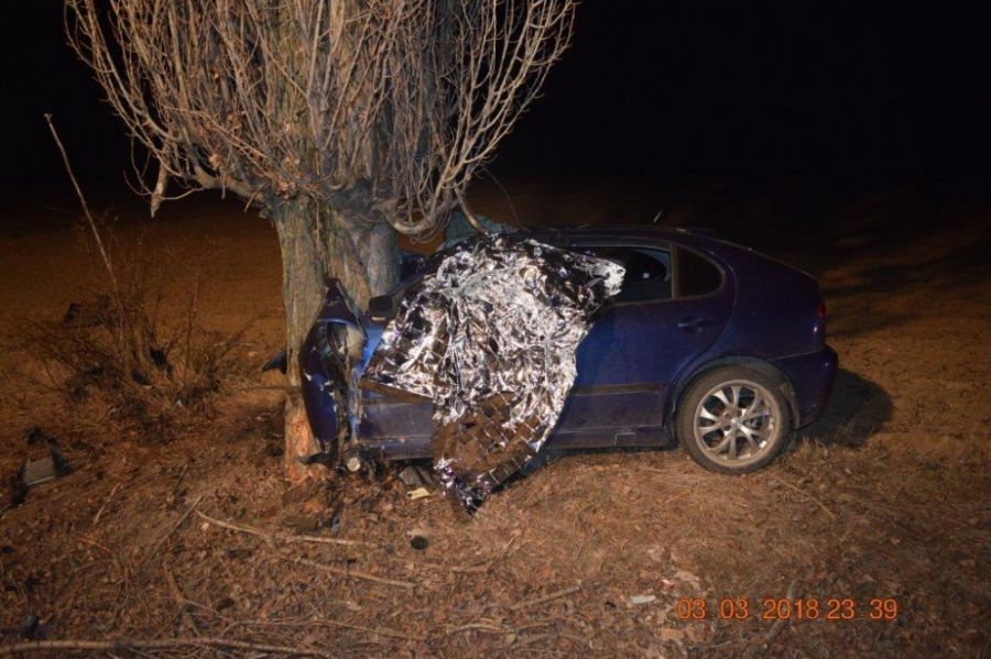 V sobotu, 3. marca, vyhasol život 24-ročného vodiča pri tragickej nehode v okrese Galanta, foto 2