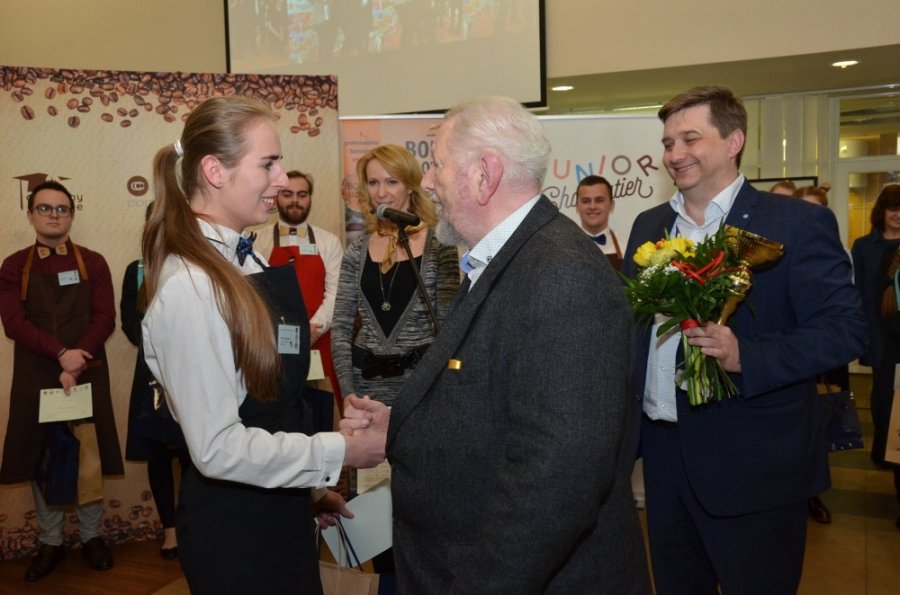 V priestoroch Hotelovej akadémie Ľudovíta Wintera sa opäť bojovalo o pohár, uspeli aj domáci žiaci, foto 1