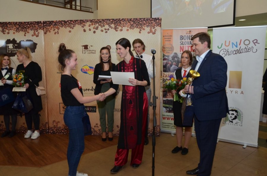 V priestoroch Hotelovej akadémie Ľudovíta Wintera sa opäť bojovalo o pohár, uspeli aj domáci žiaci, foto 9