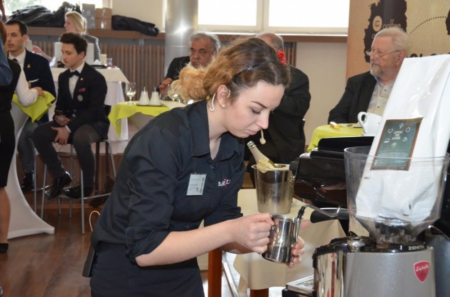 V priestoroch Hotelovej akadémie Ľudovíta Wintera sa opäť bojovalo o pohár, uspeli aj domáci žiaci, foto 11