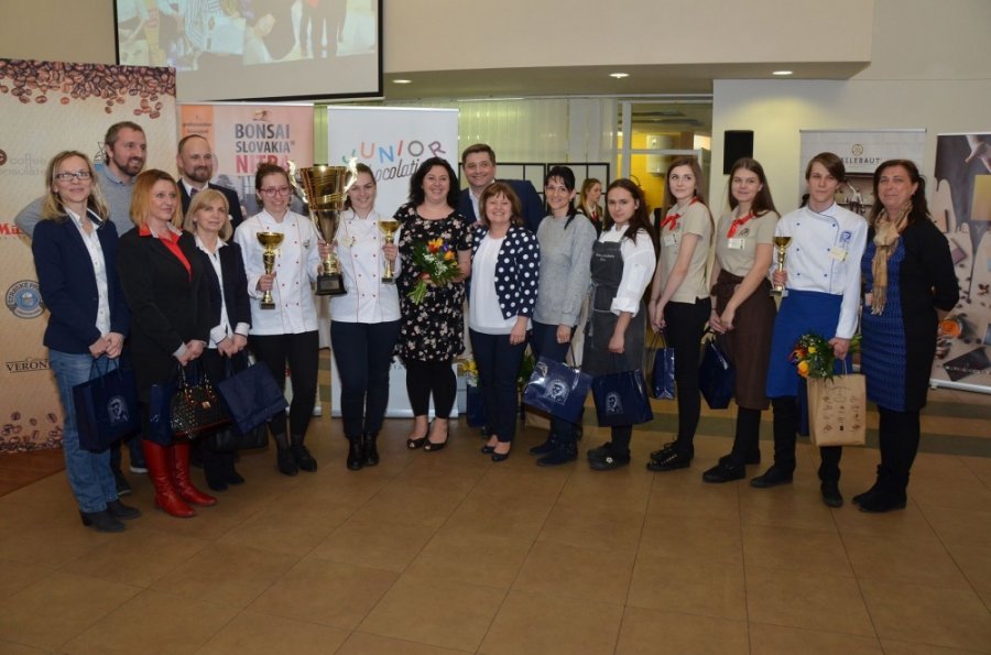 V priestoroch Hotelovej akadémie Ľudovíta Wintera sa opäť bojovalo o pohár, uspeli aj domáci žiaci, foto 17