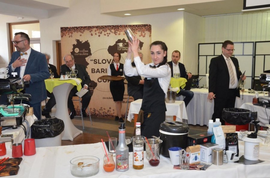 V priestoroch Hotelovej akadémie Ľudovíta Wintera sa opäť bojovalo o pohár, uspeli aj domáci žiaci, foto 20