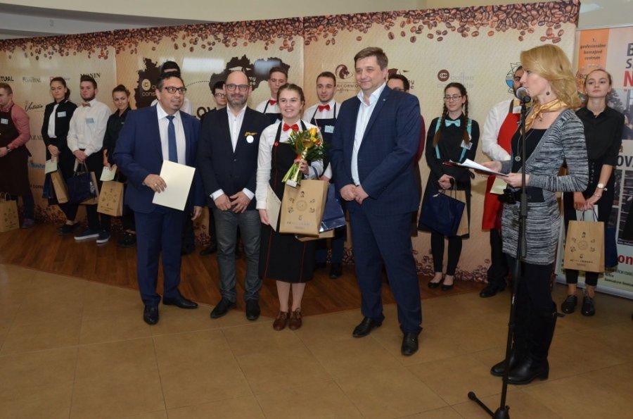 V priestoroch Hotelovej akadémie Ľudovíta Wintera sa opäť bojovalo o pohár, uspeli aj domáci žiaci, foto 24