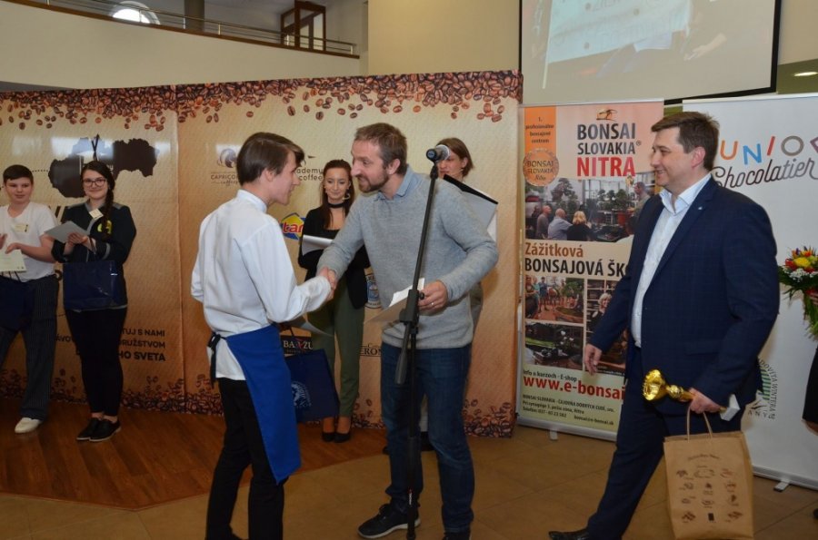 V priestoroch Hotelovej akadémie Ľudovíta Wintera sa opäť bojovalo o pohár, uspeli aj domáci žiaci, foto 25