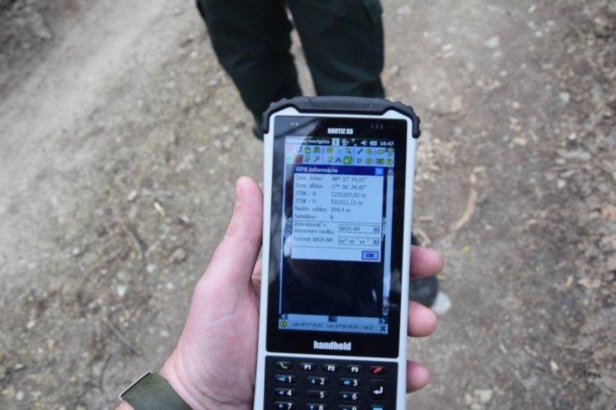 V CKO sú motorky a autá zakázané, trnavskí policajti v Malých Karpatoch zadržali až 10 vodičov, foto 3