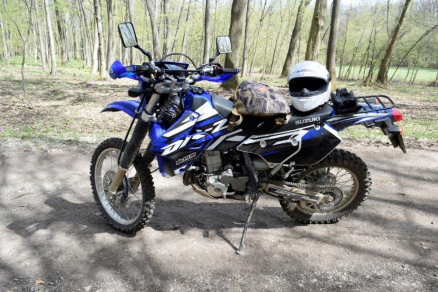 V CKO sú motorky a autá zakázané, trnavskí policajti v Malých Karpatoch zadržali až 10 vodičov, foto 9