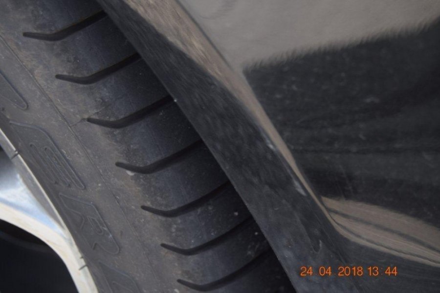 Na R1 pri Seredi sa zrazili 3 autá, nehodu spôsobil 83-vodič zo Šale, ktorý jazdil v protismere, foto 1